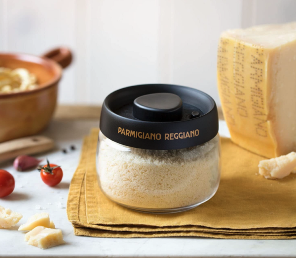 Parmigiano Reggiano Glass Container with Vacuum Sealer - Image 2